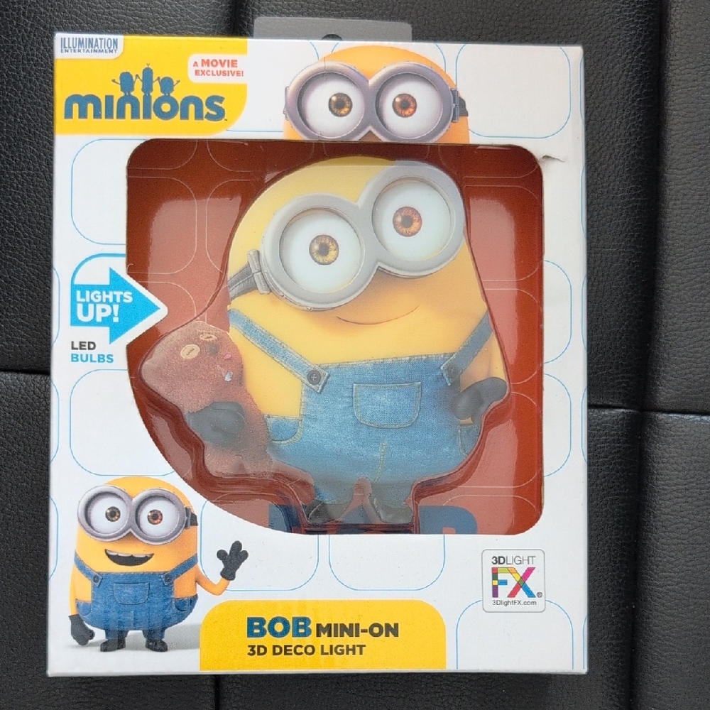 NIB Minions Bob 3D Deco Light
